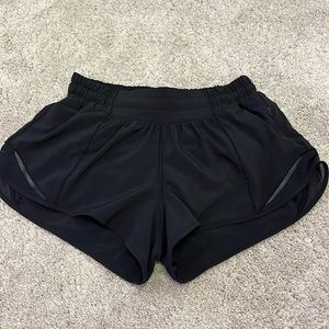 Lululemon Hotty Hot 2.5 LR Shorts